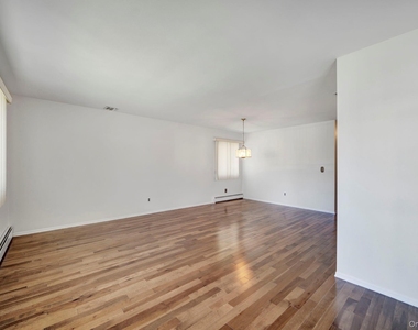 40 Lowell Street - Photo Thumbnail 2