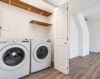 60 Morris Avenue - Photo Thumbnail 17