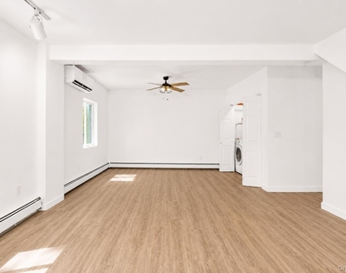 60 Morris Avenue - Photo Thumbnail 13