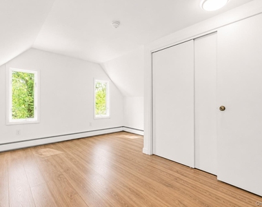 60 Morris Avenue - Photo Thumbnail 24
