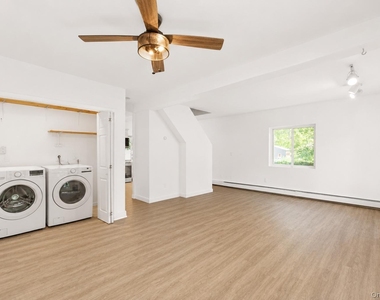60 Morris Avenue - Photo Thumbnail 16
