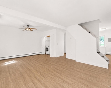 60 Morris Avenue - Photo Thumbnail 12
