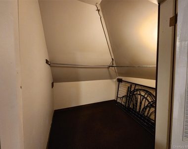 7 Hudson Street - Photo Thumbnail 3