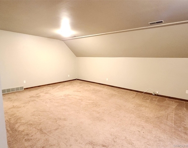 7 Hudson Street - Photo Thumbnail 8