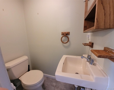 66 Phillips Street - Photo Thumbnail 17