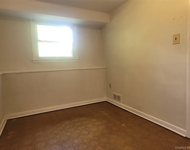 66 Phillips Street - Photo Thumbnail 16