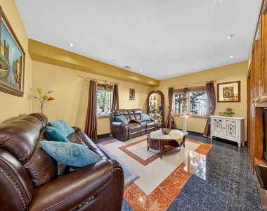 162-25 Cryders Lane - Photo Thumbnail 11