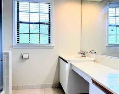 1211 Woodhaven Drive - Photo Thumbnail 8