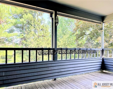 1211 Woodhaven Drive - Photo Thumbnail 14