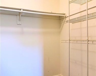 1211 Woodhaven Drive - Photo Thumbnail 10