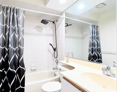 1211 Woodhaven Drive - Photo Thumbnail 6