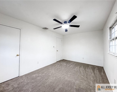 742 Grove Avenue - Photo Thumbnail 28