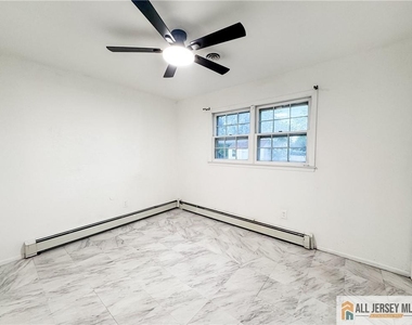 742 Grove Avenue - Photo Thumbnail 22