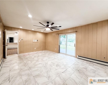 742 Grove Avenue - Photo Thumbnail 12