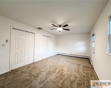 742 Grove Avenue - Photo Thumbnail 38