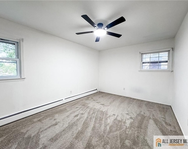 742 Grove Avenue - Photo Thumbnail 29