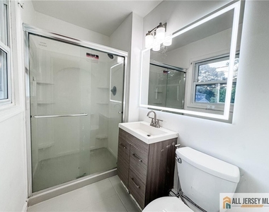 742 Grove Avenue - Photo Thumbnail 41