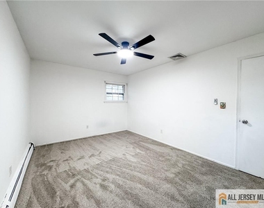 742 Grove Avenue - Photo Thumbnail 30