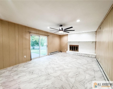 742 Grove Avenue - Photo Thumbnail 11
