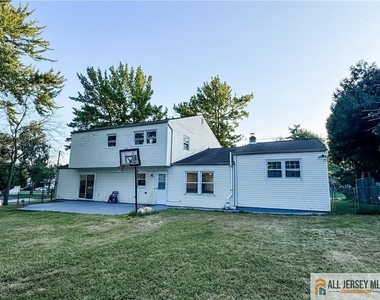 742 Grove Avenue - Photo Thumbnail 42