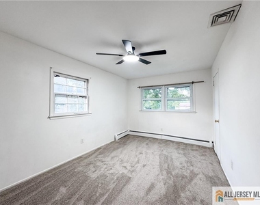 742 Grove Avenue - Photo Thumbnail 26