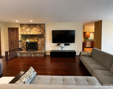 41 Harrison Street - Photo Thumbnail 4
