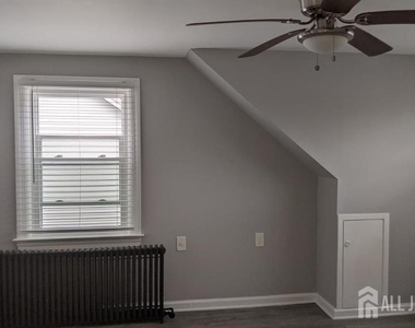 321 Augusta Street - Photo Thumbnail 7