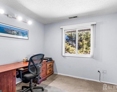 2310 Ravens Crest Drive - Photo Thumbnail 15