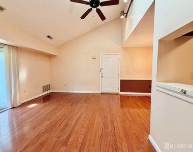 2310 Ravens Crest Drive - Photo Thumbnail 4
