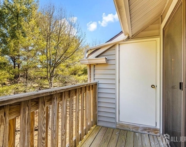 2310 Ravens Crest Drive - Photo Thumbnail 21