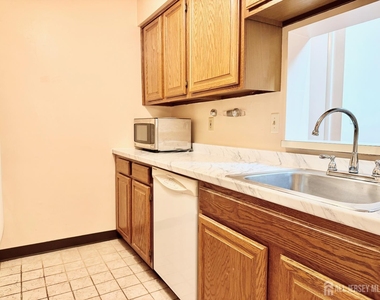 2310 Ravens Crest Drive - Photo Thumbnail 8