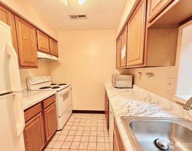 2310 Ravens Crest Drive - Photo Thumbnail 9