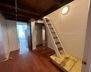 223 Van Brunt Street - Photo Thumbnail 8