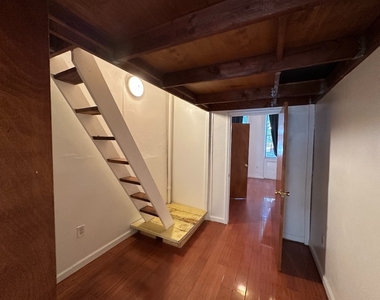 223 Van Brunt Street - Photo Thumbnail 4