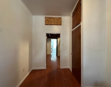 223 Van Brunt Street - Photo Thumbnail 10