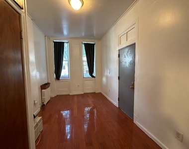 223 Van Brunt Street - Photo Thumbnail 7