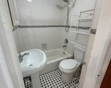 223 Van Brunt Street - Photo Thumbnail 5
