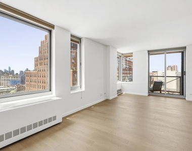 270 W 17th Street - Photo Thumbnail 1