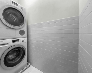 455 Hudson Street - Photo Thumbnail 5