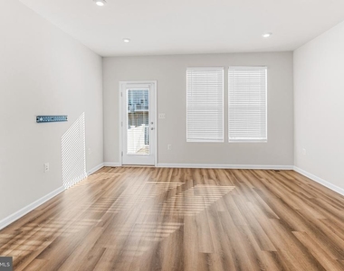 62 Coolidge Avenue - Photo Thumbnail 8