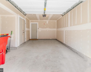 62 Coolidge Avenue - Photo Thumbnail 22