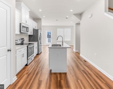 62 Coolidge Avenue - Photo Thumbnail 11