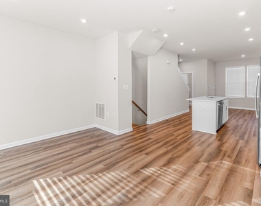 62 Coolidge Avenue - Photo Thumbnail 9