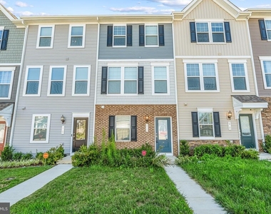 62 Coolidge Avenue - Photo Thumbnail 3