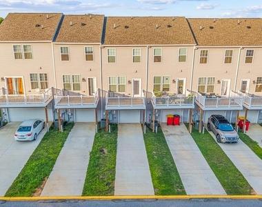 62 Coolidge Avenue - Photo Thumbnail 23