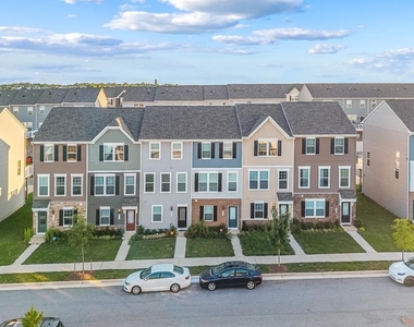 62 Coolidge Avenue - Photo Thumbnail 2