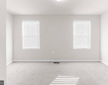 62 Coolidge Avenue - Photo Thumbnail 16