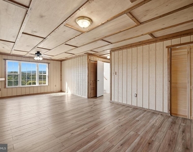1183 River Bend Court - Photo Thumbnail 34