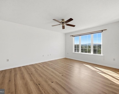 1183 River Bend Court - Photo Thumbnail 8