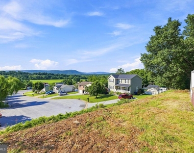 1183 River Bend Court - Photo Thumbnail 4
